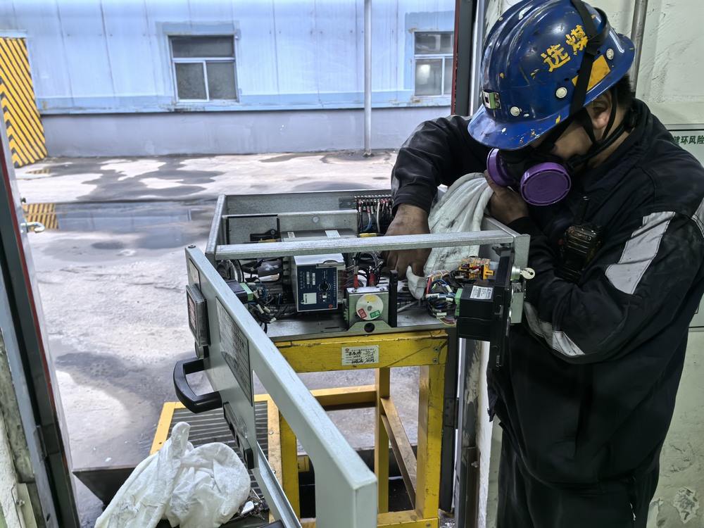 陜煤建設(shè)洗選煤運營公司紅柳林洗煤廠項目部:以電為脈守崗盡責 精耕細作護航生產(chǎn)